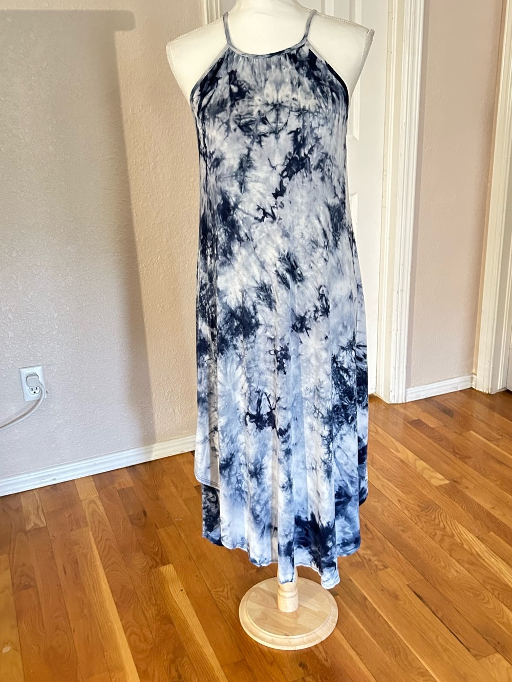 Olivia Rae Blue & White Tie Dye Maxi Dress w Racer Back Design Women’s XS